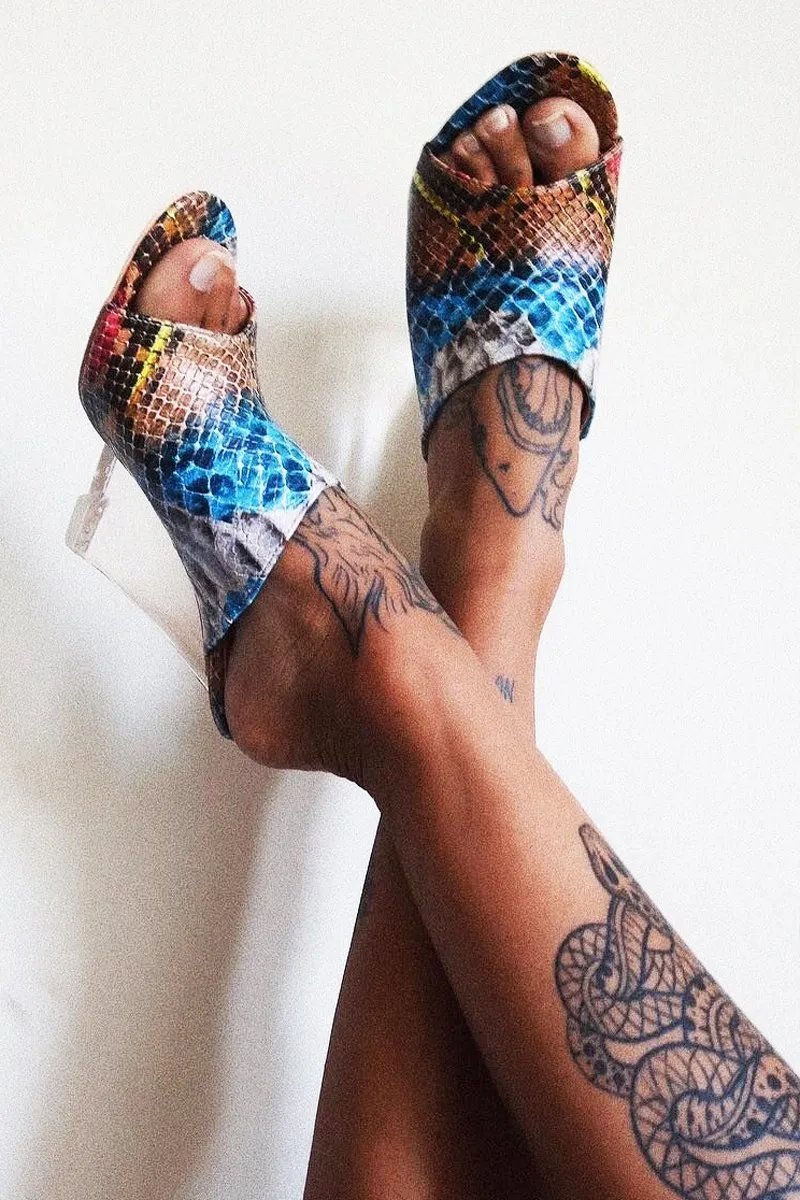 Blue Yellow Snake Print Clear Wedge - Oda