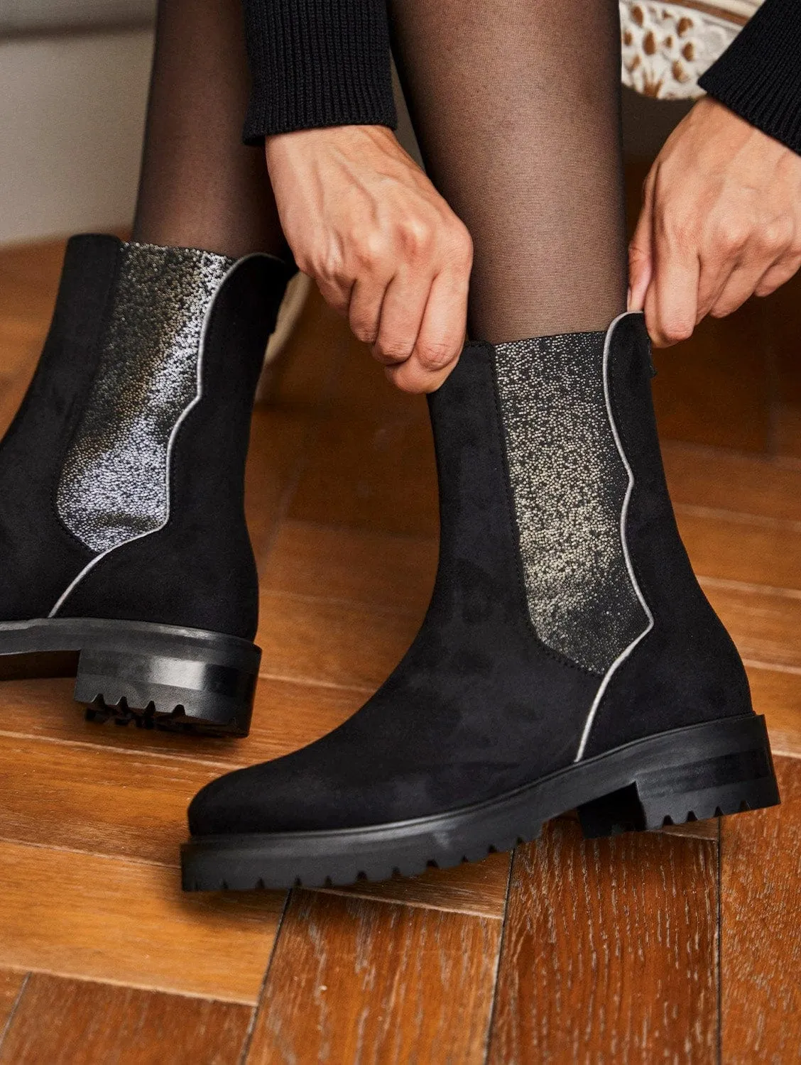 Fleeting Recycled Vegan Suede Chelsea Boots | Black
