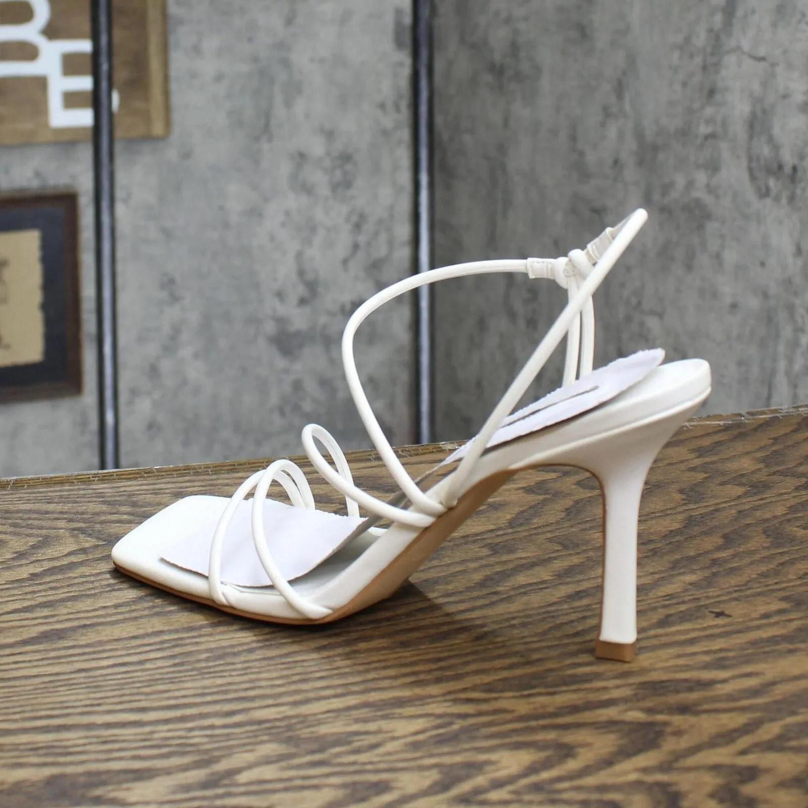 Marc Fisher  DARETA Heeled Sandal Amputee Replacement Left Shoe Only White 10M
