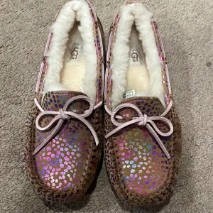 UGG Dakota Spots Slipper Kids size 4